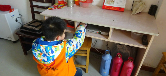 劉潭服裝志愿團(tuán)隊(duì)攜手小志愿者前往五河養(yǎng)老院進(jìn)行新春慰問