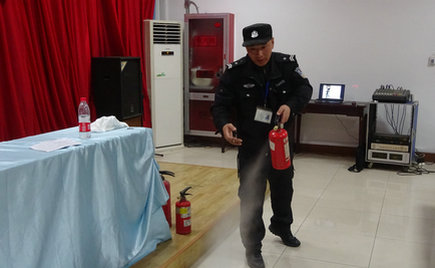 劉潭服裝舉辦歡迎新員工入職培訓(xùn)會(huì)議