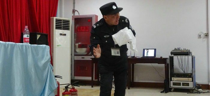 劉潭服裝舉辦歡迎新員工入職培訓(xùn)會(huì)議