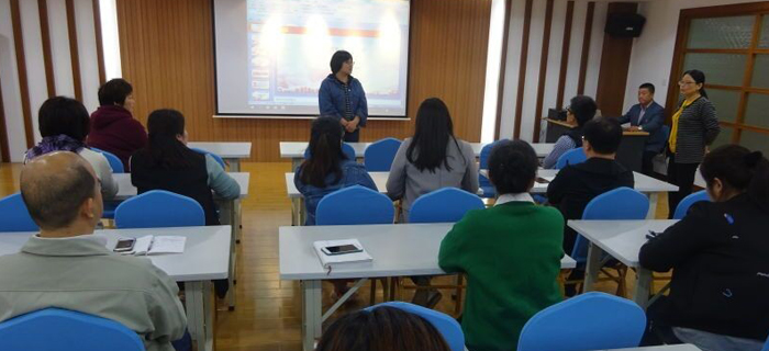 劉潭服裝學(xué)習(xí)兩會精神，跟黨走出美好明天