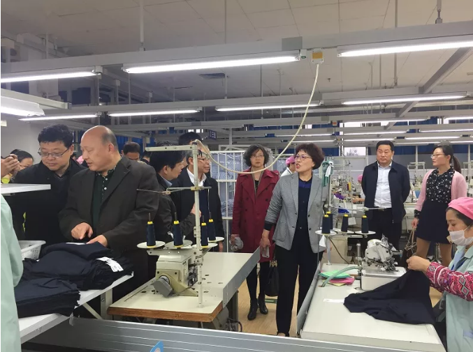 無(wú)錫市人大代表蒞臨劉潭服裝視察