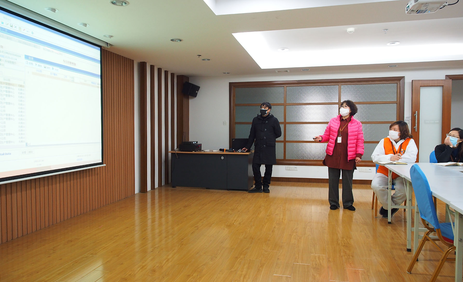 無錫劉潭服裝——食堂筑起防控疫情“保障墻”