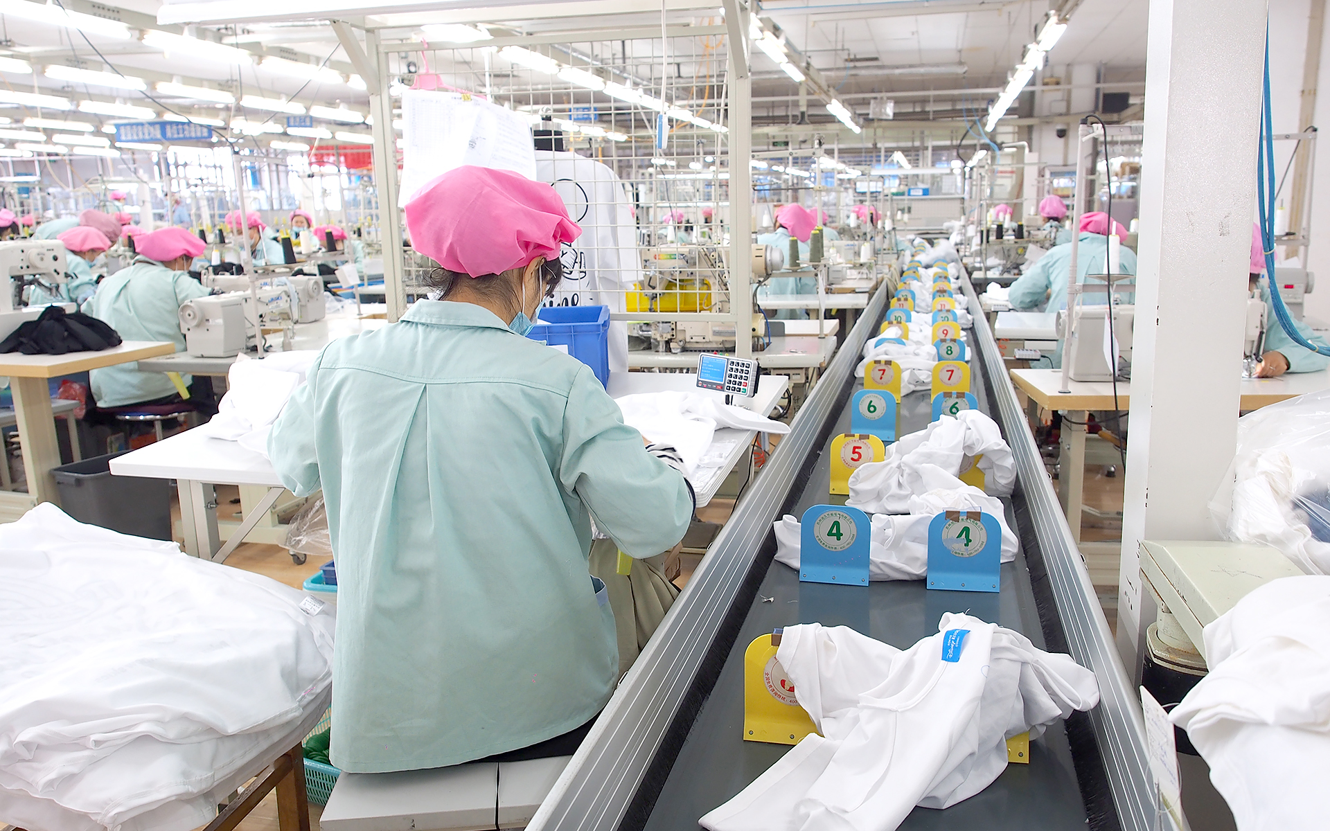 一年之計在于春，劉潭服裝防疫生產(chǎn)兩手抓