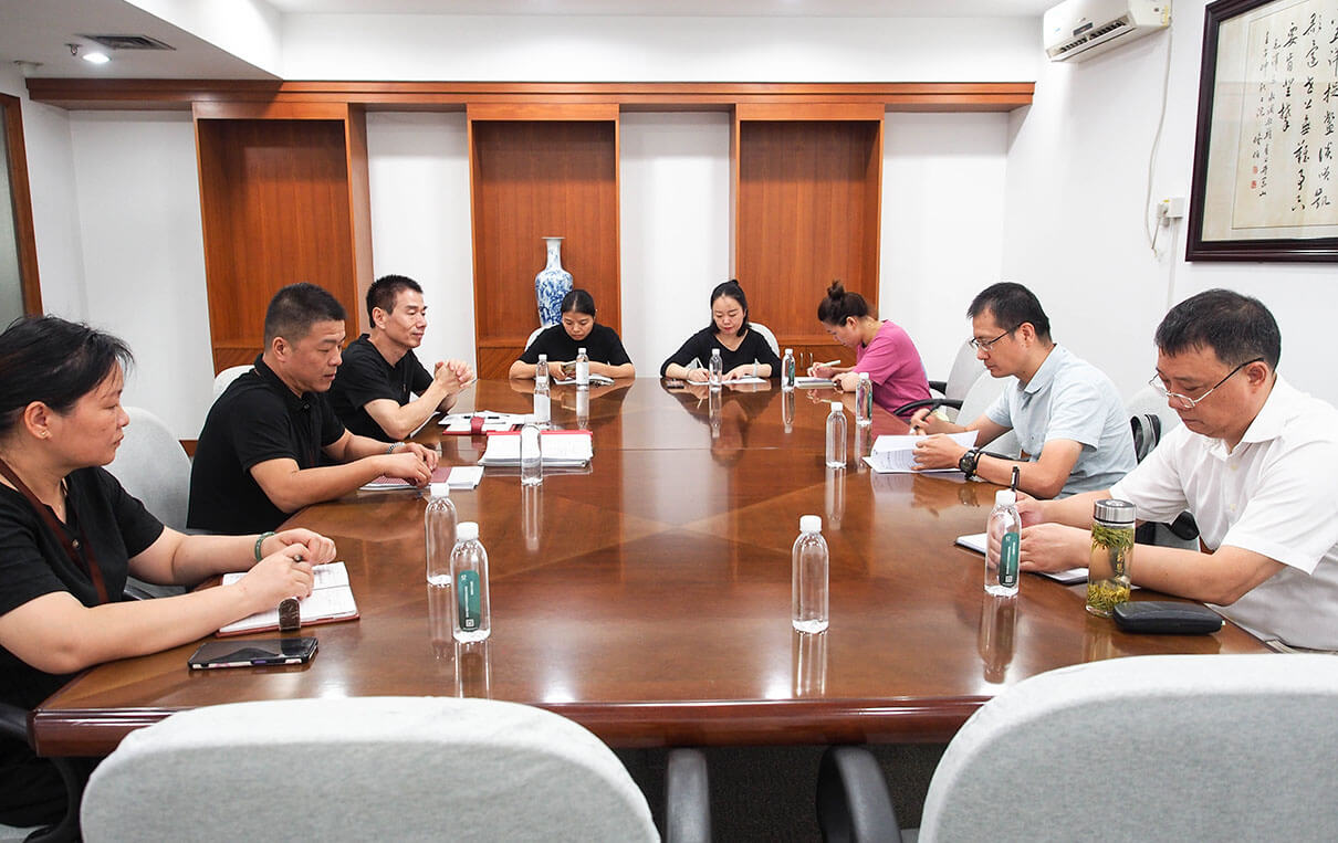 劉潭服裝專題調(diào)研