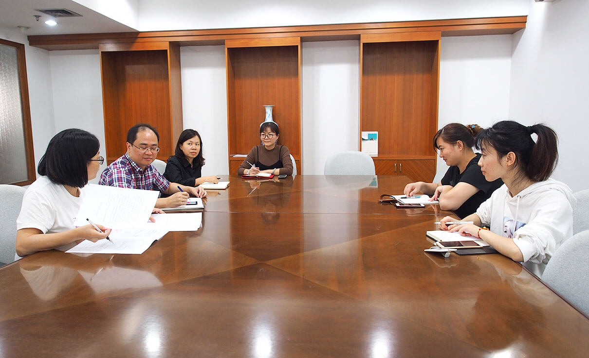 劉潭服裝黨員轉(zhuǎn)正