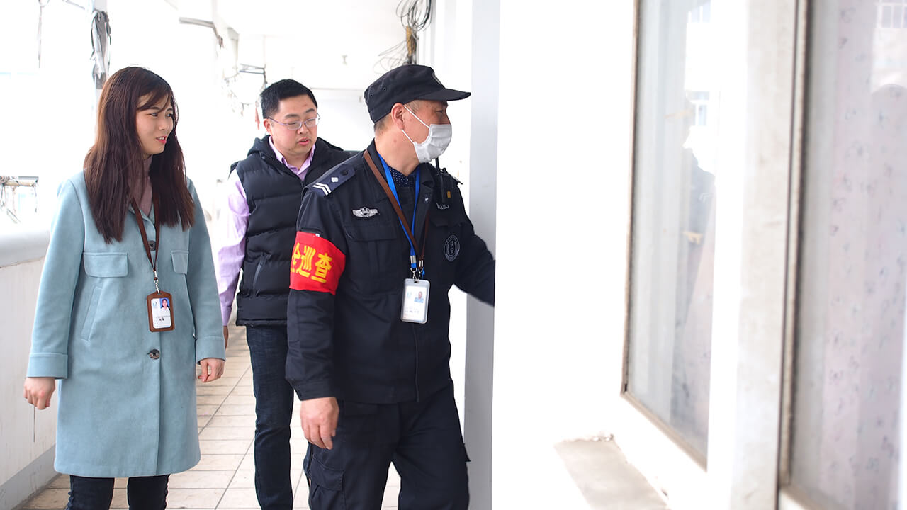 劉潭服裝廠開展宿舍安全突擊檢查