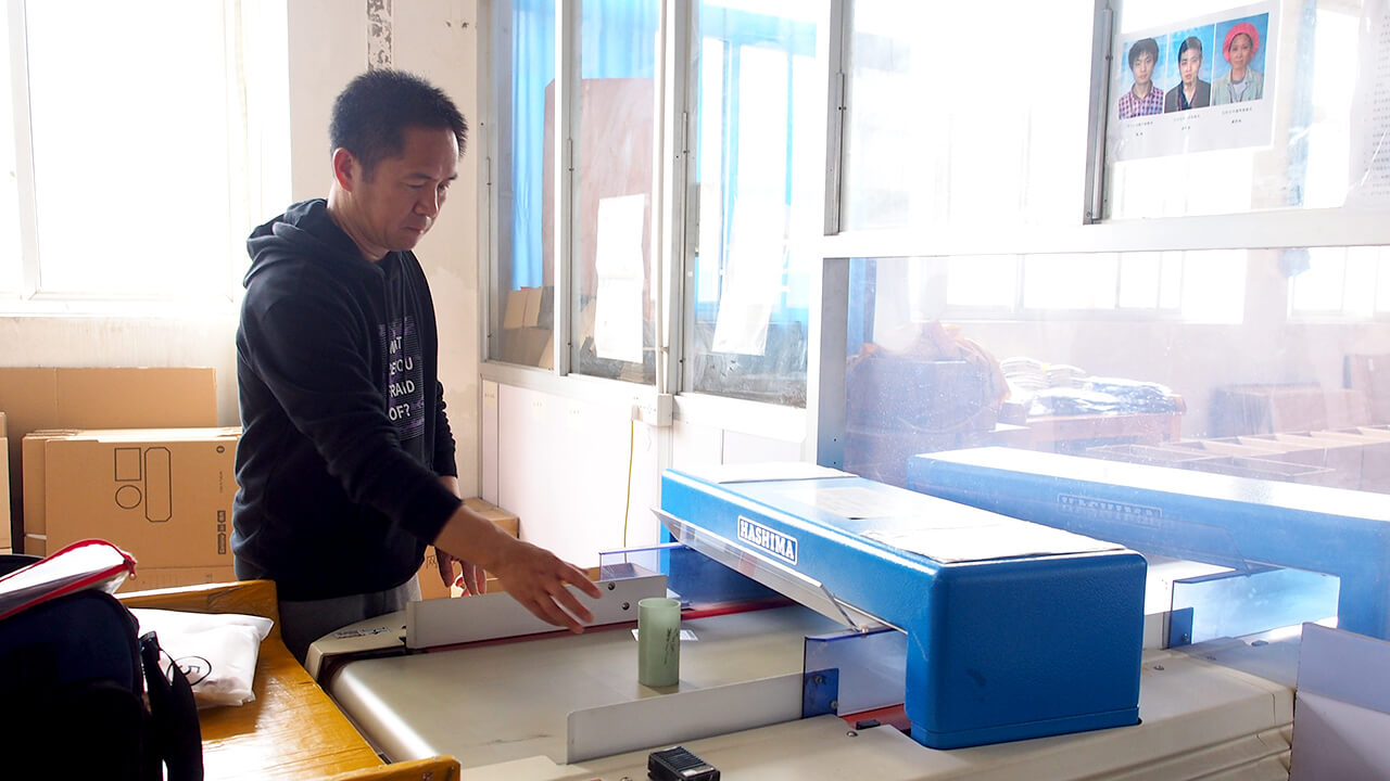 劉潭服裝廠檢針機(jī)維護(hù)保養(yǎng)