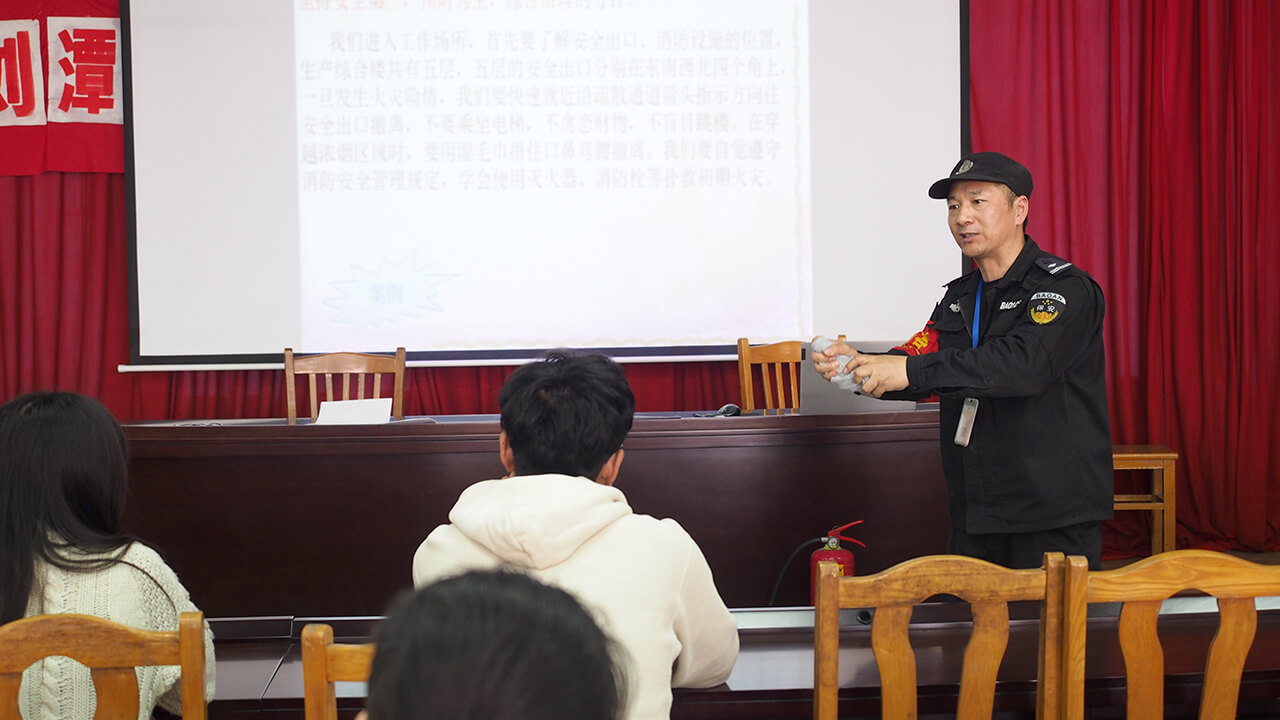 劉潭服裝新職工培訓