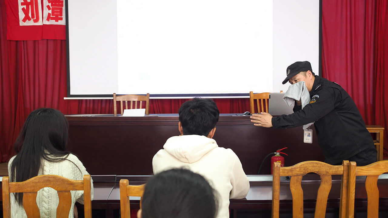 劉潭服裝新職工培訓