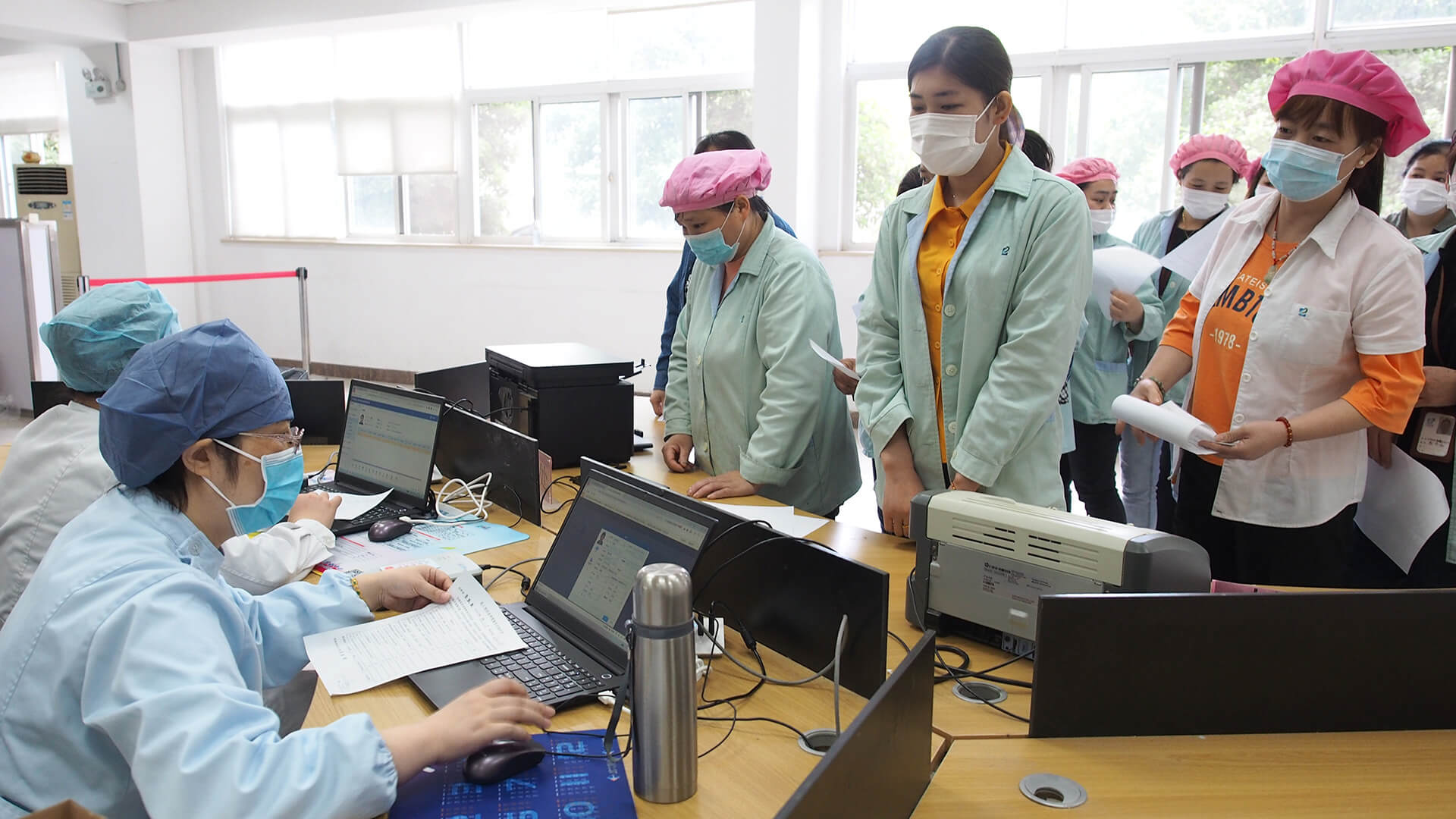 劉潭服裝廠接種新冠疫苗