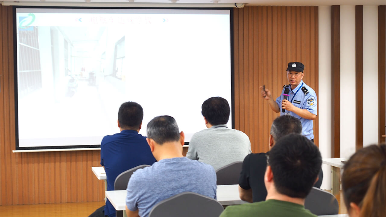 劉潭服裝廠安全生產(chǎn)工作會(huì)議