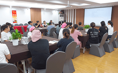 劉潭服裝廠《員工手冊》修訂審議，產業(yè)工人工作實施匯報