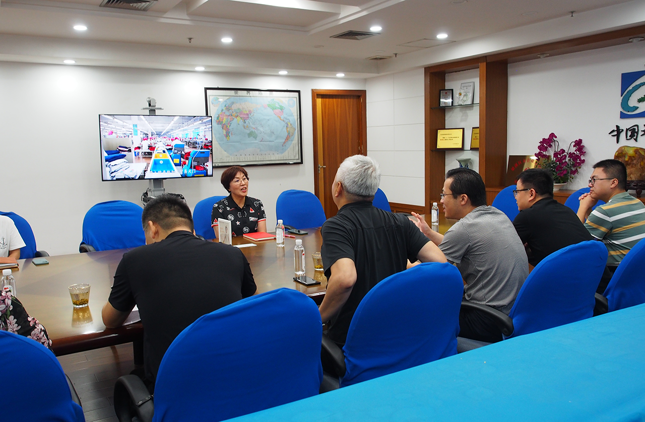 劉潭服裝廠榮獲2020年度現(xiàn)代產(chǎn)業(yè)發(fā)展項目獎勵