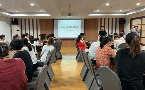 劉潭服裝廠強(qiáng)防控，促生產(chǎn)