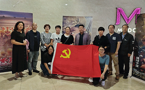 劉潭服裝廠組織觀影《長(zhǎng)津湖》