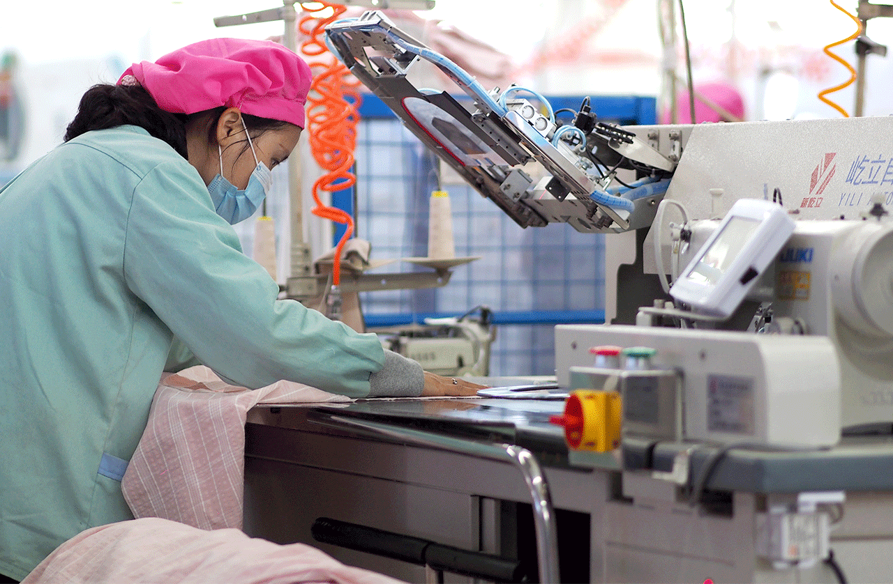 智能制造助力劉潭服裝廠升級(jí)提效