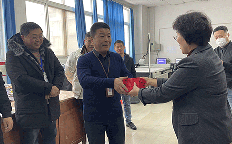 劉潭服裝廠團(tuán)拜送祝福，開門利是贏好運(yùn)