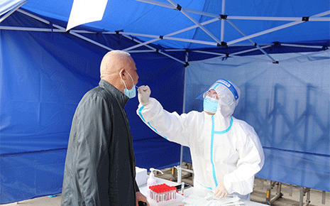 核酸檢測(cè)進(jìn)企業(yè)，劉潭服裝廠自費(fèi)開展全員核酸檢測(cè)