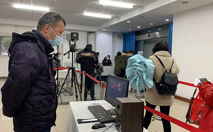 劉潭服裝廠筑牢疫情防線