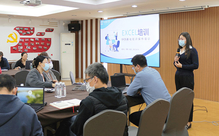 劉潭服裝廠開(kāi)展辦公軟件技能專題培訓(xùn)