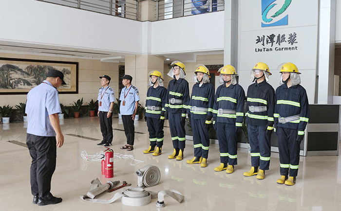 劉潭服裝廠開展微型消防站業(yè)務(wù)技能培訓(xùn)工作