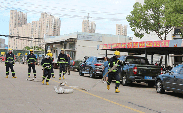 劉潭服裝廠開展微型消防站業(yè)務(wù)技能培訓(xùn)工作