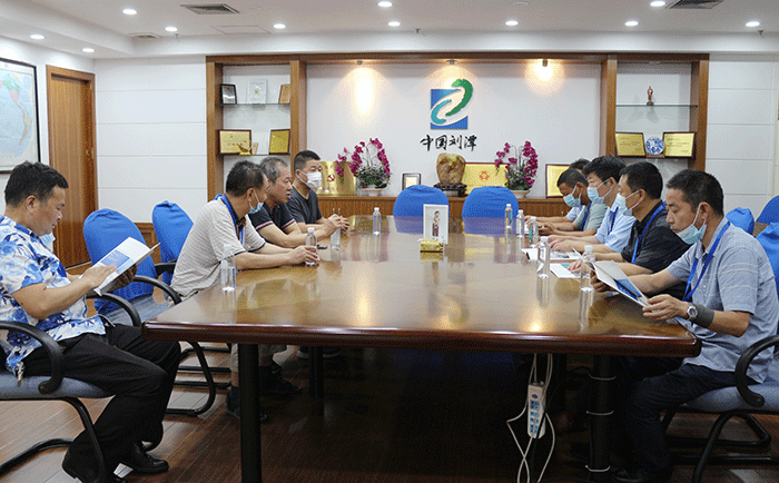 淮安領導一行蒞臨劉潭服裝走訪參觀