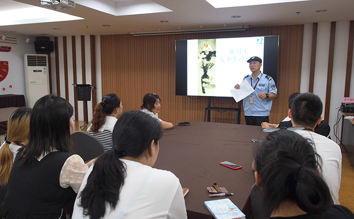 劉潭服裝廠開展新員工入職崗前培訓(xùn)