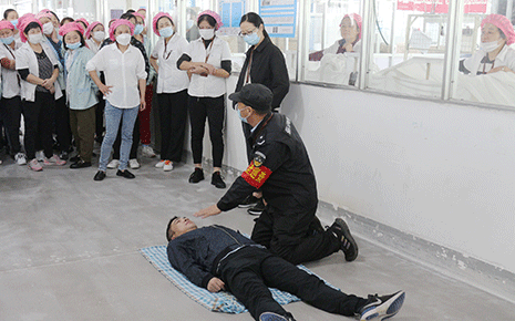 劉潭服裝開(kāi)展急救培訓(xùn)，提升員工自救互救能力