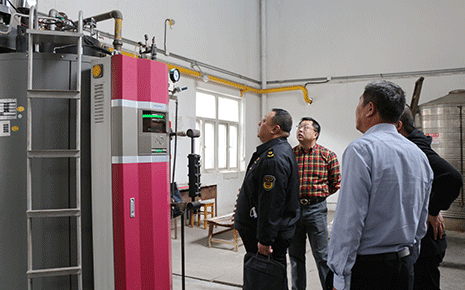 市場監(jiān)督局到訪劉潭服裝開展特種設(shè)備安全檢查