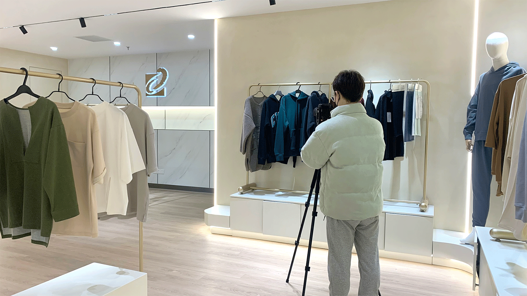 劉潭服裝3D展廳拍攝