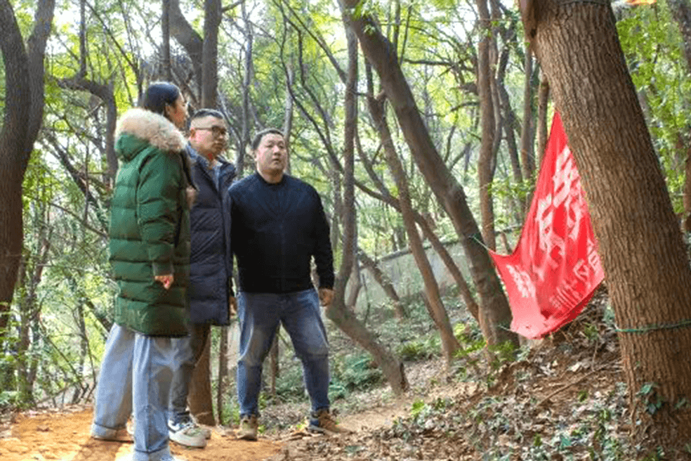 劉潭服裝參加街道森林防滅火巡查