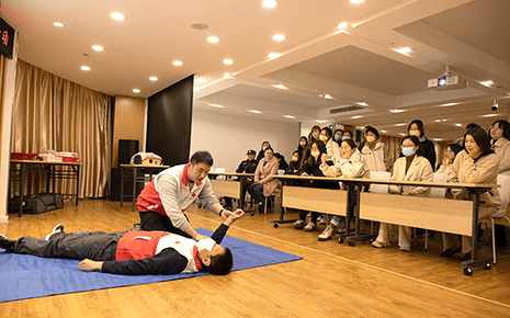 學雷鋒,劉潭服裝參加紅十字應(yīng)急救護培訓基地專項行動