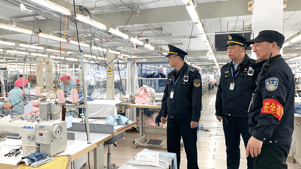 區(qū)應急管理局對劉潭服裝進行安全檢查