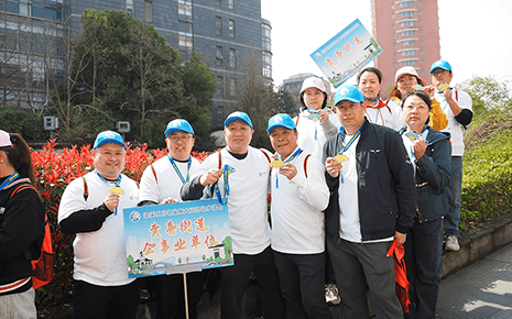 踐行“四敢”，走在前列！劉潭服裝參加大運河徒步活動