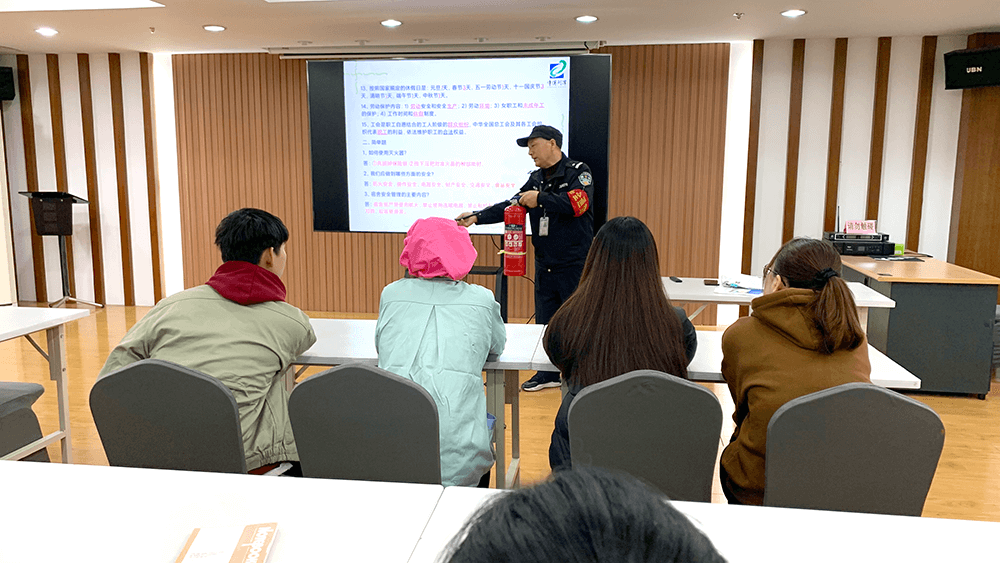 劉潭服裝開展新員工培訓(xùn)