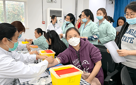 劉潭服裝組織職工進(jìn)行免費體檢