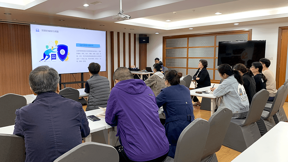 劉潭服裝生產(chǎn)管理部開展OA系統(tǒng)管理培訓