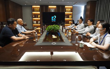 銀行進(jìn)企業(yè) 金融助發(fā)展——熱烈歡迎江蘇銀行領(lǐng)導(dǎo)走訪調(diào)研劉潭服裝