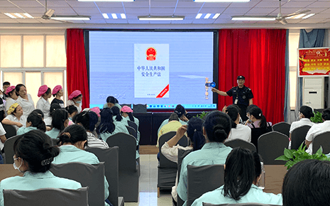 劉潭服裝：加強安全生產(chǎn)意識，提升現(xiàn)場管理水平