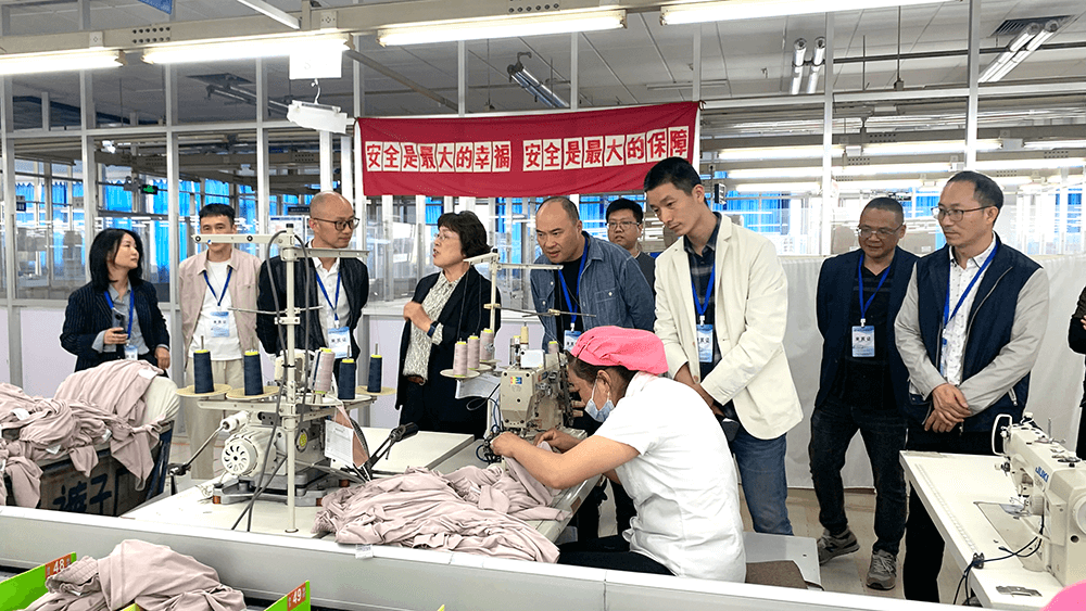 劉潭服裝聯(lián)合互動共進(jìn)促發(fā)展