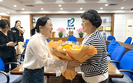 劉潭服裝：熱烈歡迎街道組織委員來訪