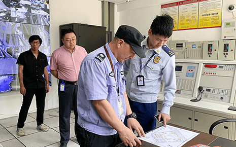 區(qū)消防救援大隊對劉潭服裝開展消防安全檢查