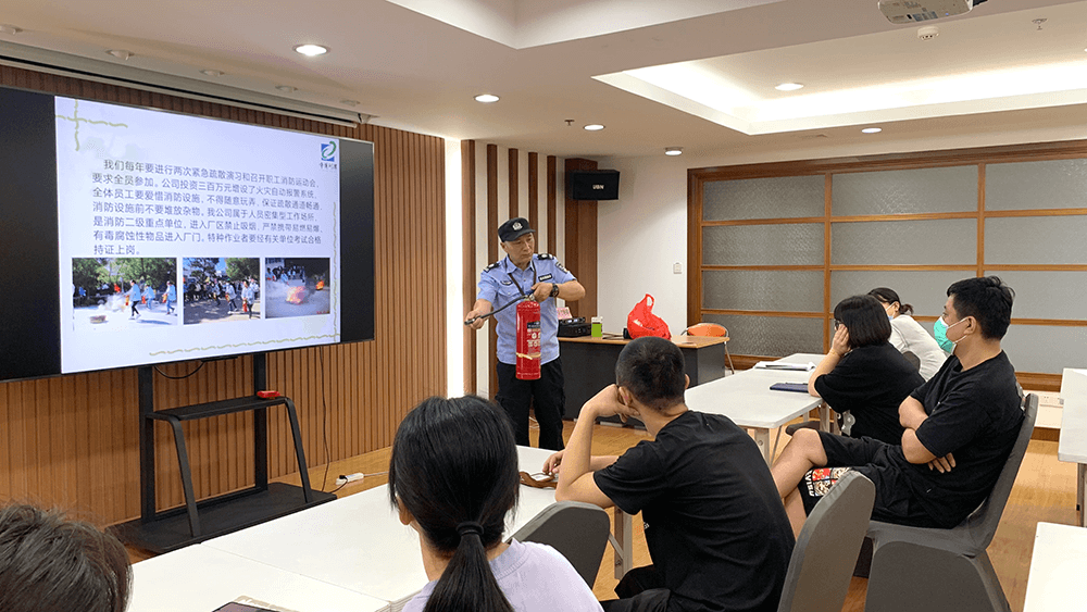 劉潭服裝新入職員工崗前培訓(xùn)