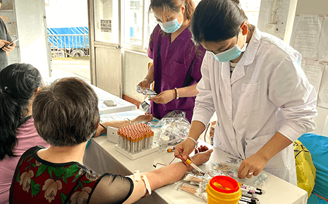 劉潭服裝：家庭醫(yī)生進(jìn)企業(yè)，保駕護(hù)航守健康