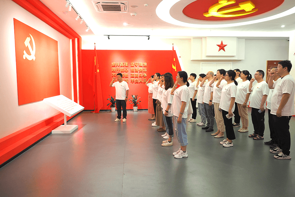 劉潭服裝延安精神無錫學(xué)習(xí)天地研學(xué)之行