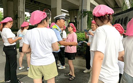 劉潭服裝：遵守道路交通法，爭當文明出行人