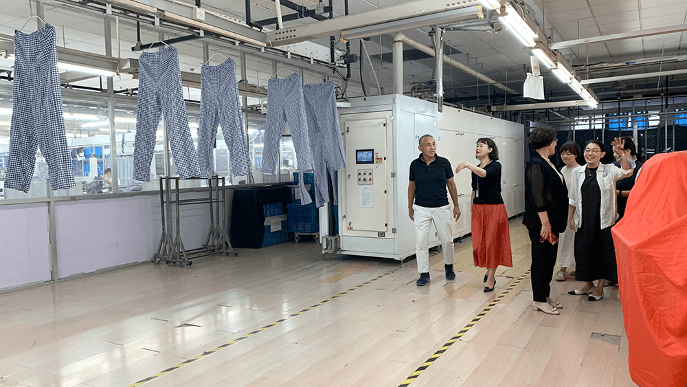 劉潭服裝歡迎日本客戶參觀考察