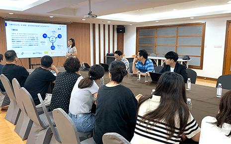 劉潭服裝：領(lǐng)域企業(yè)共話人工智能產(chǎn)業(yè)未來