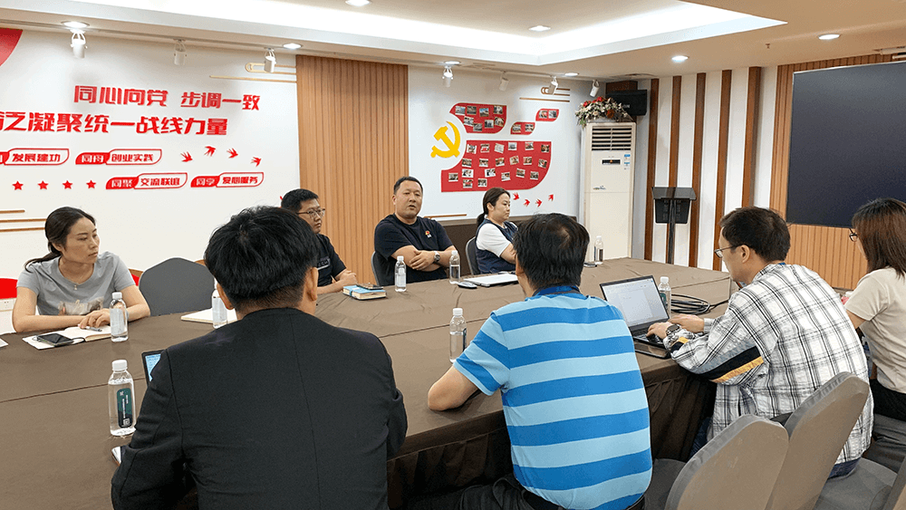 劉潭服裝領(lǐng)域企業(yè)共話人工智能產(chǎn)業(yè)未來